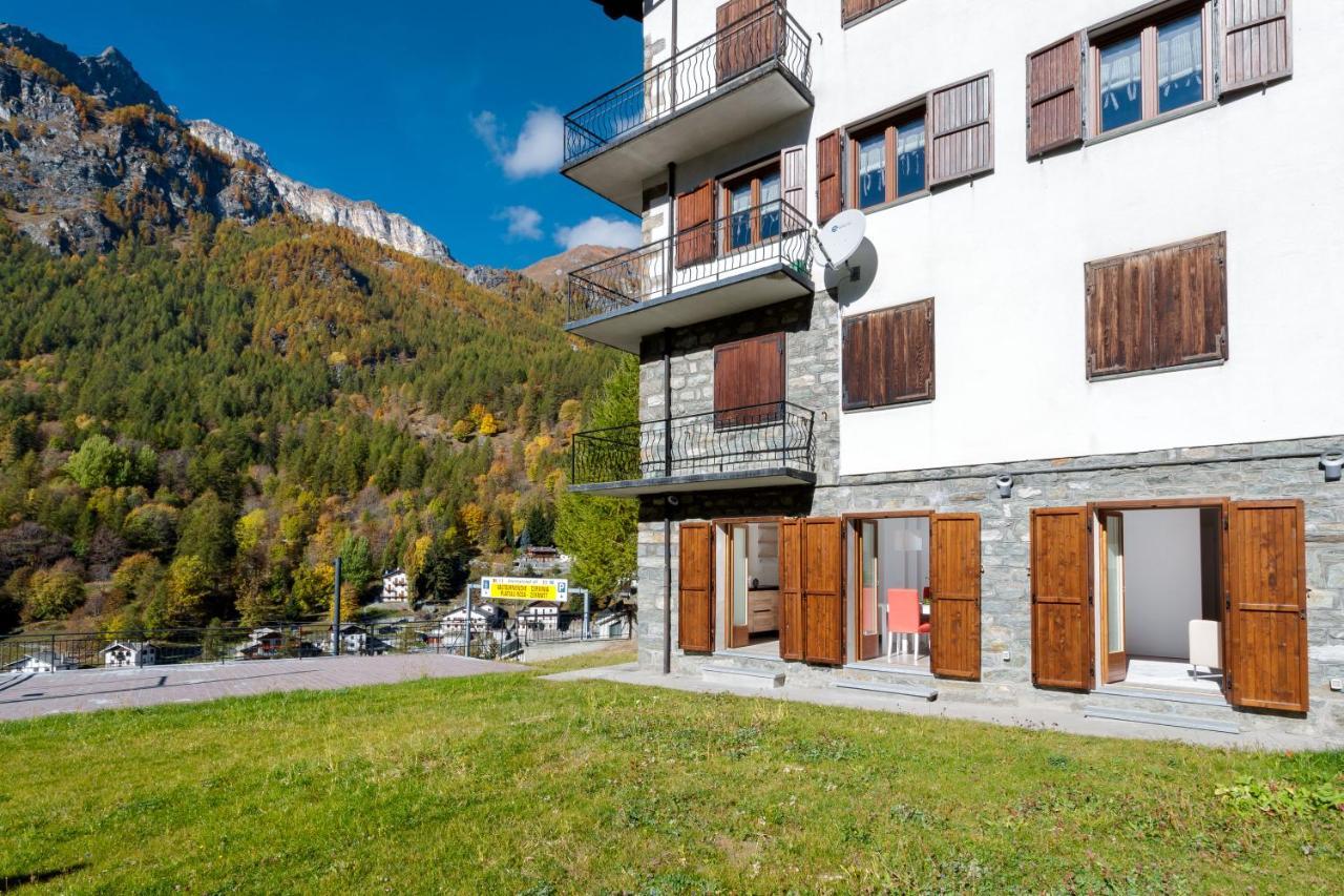 HelloChalet - Maison Rue de la Neige - Family Ski Holiday walking distance slope&gondola Valtournenche Extérieur photo